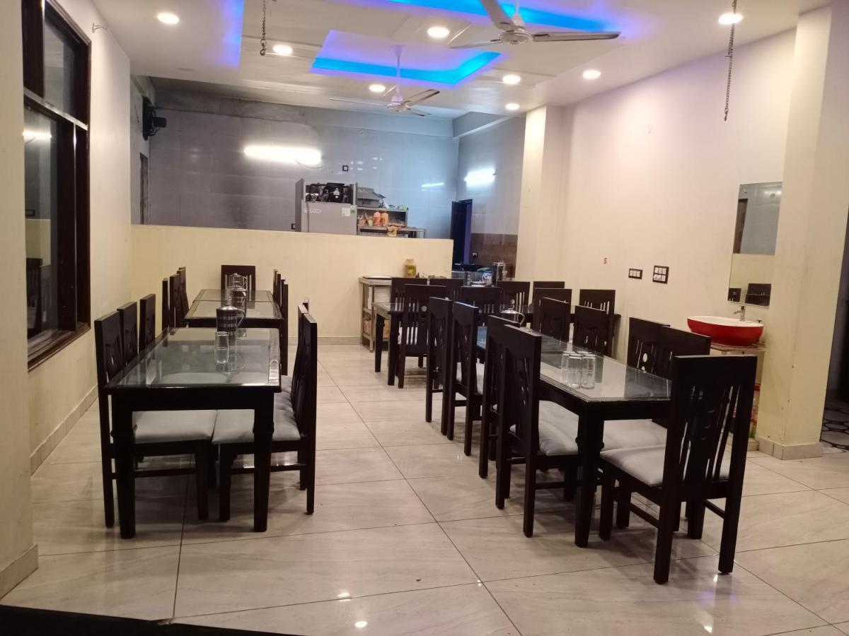 Rahul Hotel & Restaurant 穆索里 外观 照片