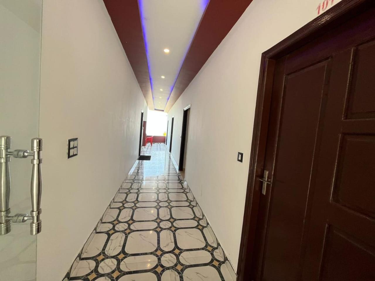 Rahul Hotel & Restaurant 穆索里 外观 照片