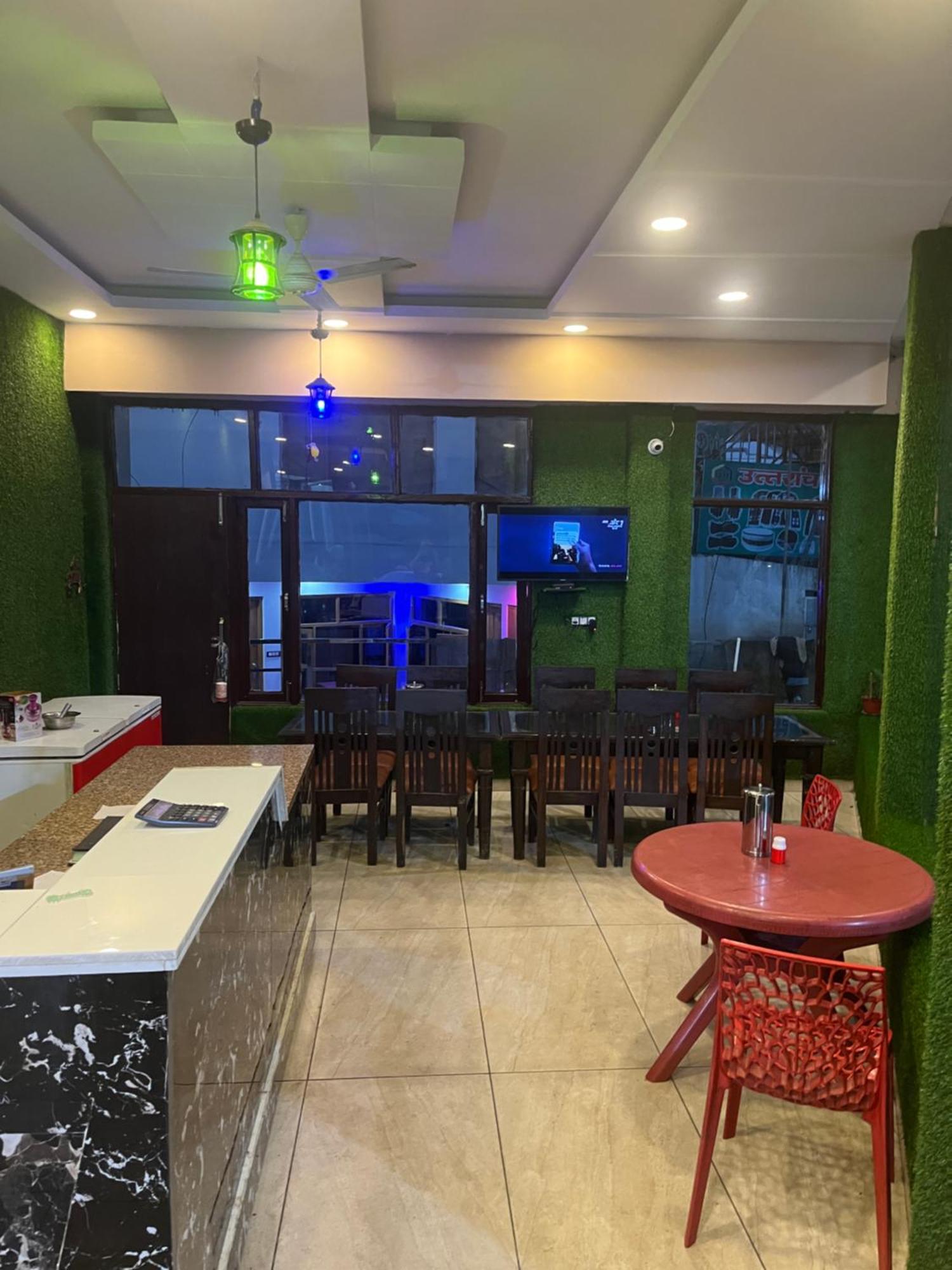 Rahul Hotel & Restaurant 穆索里 外观 照片